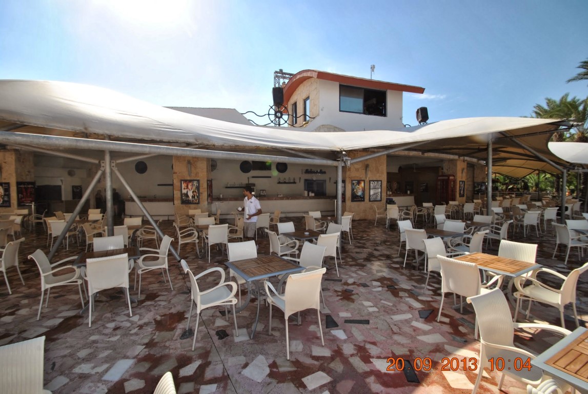 imagini hotel TITANIC LARA